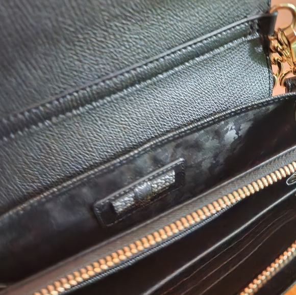 Karl Lagerfeld Paris Lourdes Mini Crossbody Wallet - Picture 8 of 13